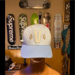 Volcom stone hat size m fitted